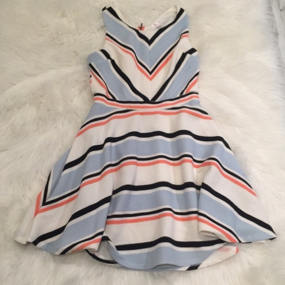 Xhilaration Dresses & Skirts - Target Xhilaration V Neck Fit and Flare Dress